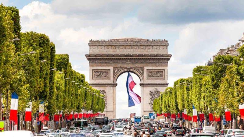 طاق پیروزی؛ بنایی به افتخار تاریخ فرانسه