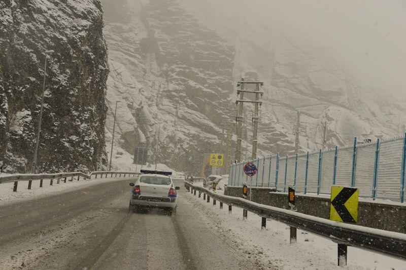 خبرنگاران بارش برف و باران و لغزندگی راه های البرز خبرنگاران بارش برف و باران و لغزندگی راه های البرز