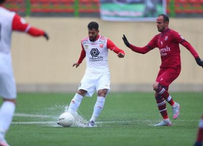 نساجی 1 - پرسپولیس 1؛ تساوی در زمین پر از آب وطنی
